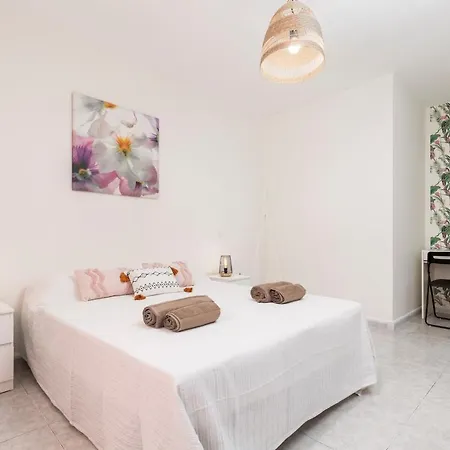 Home2book Stunning Center *